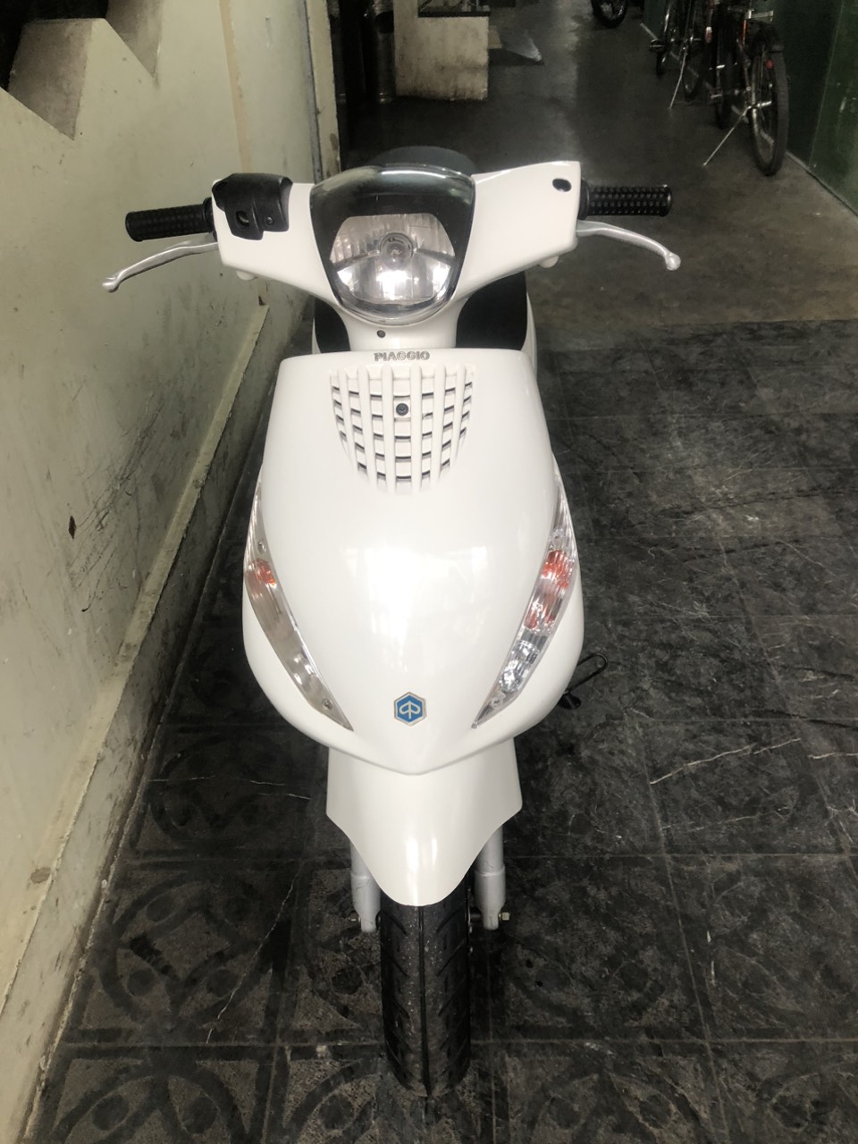 Piaggio ZIP E3 chính hãng  trả góp liên hệ 0904 517 699